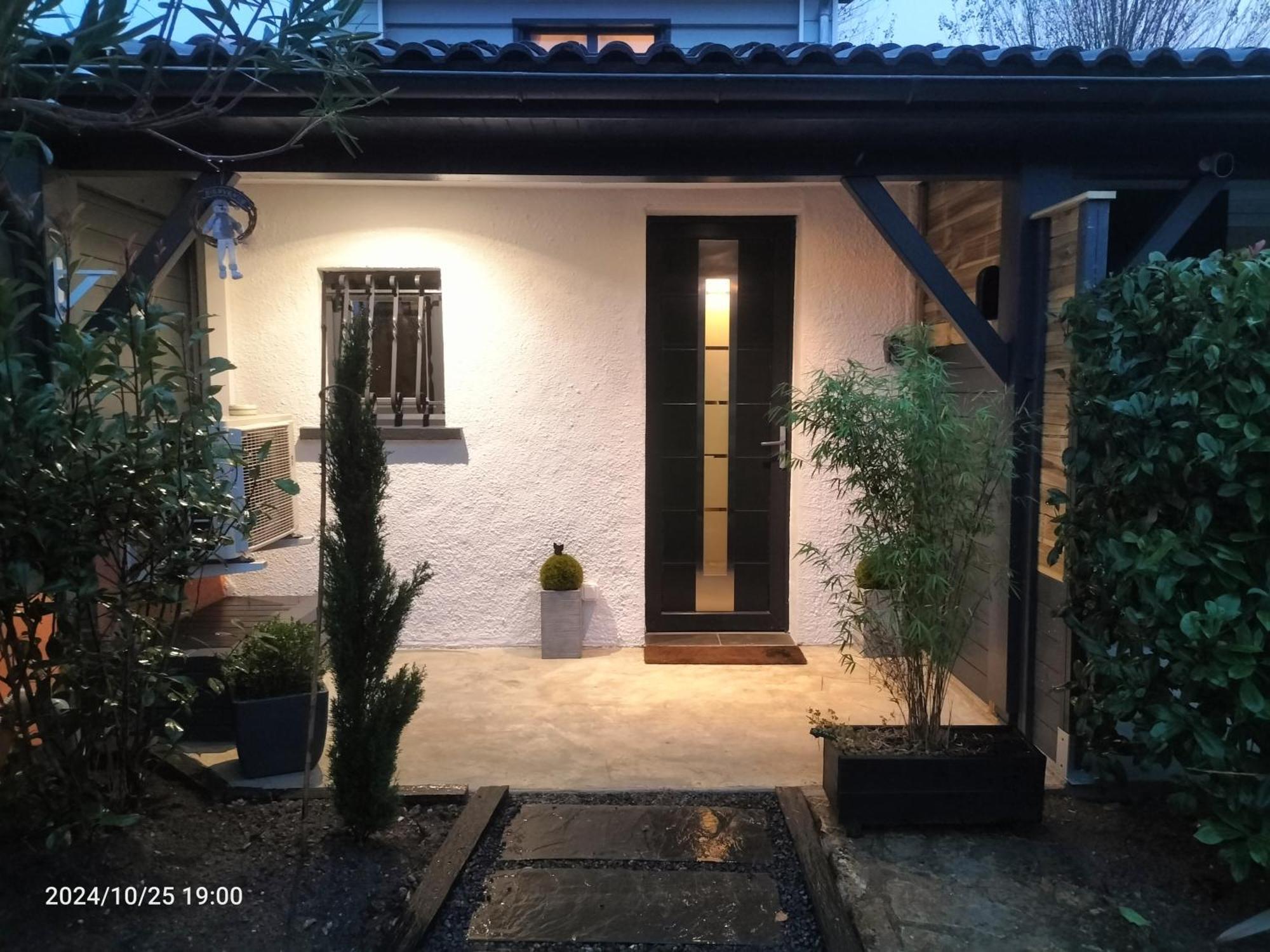 Au Bord Du Vieux Moulin Apartment Mérignac Exterior photo